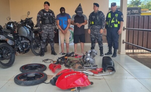 Detenidos tras ofrecer accesorios de moto robada en Facebook