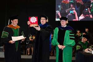 Doctor Honoris Causa para el Ing. Agr. Alfredo Molinas - Sociales - ABC Color