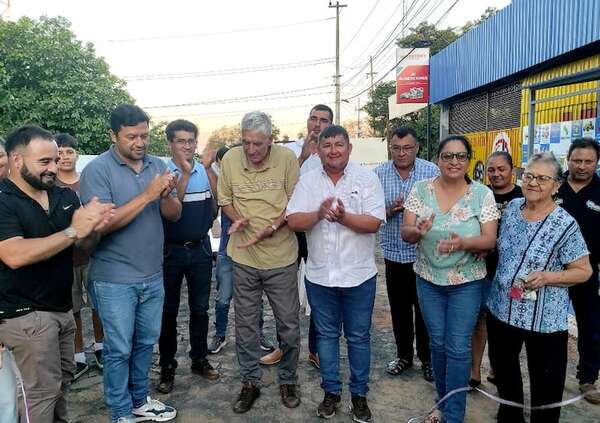 Inauguración de nuevas cuadras de empedrado - Empresariales - ABC Color