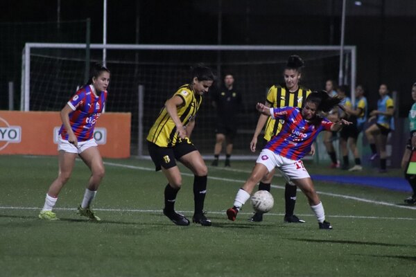 Versus / Se viene la primera edición de la Copa Paraguay FEM