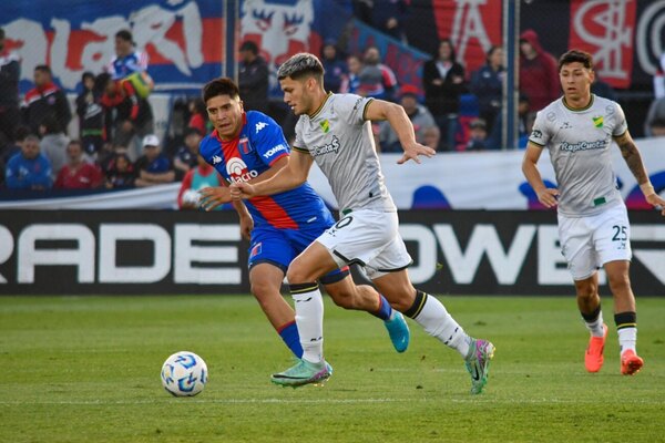 Versus / Rodrigo Bogarín se hace sentir en goleada de Defensa y Justicia