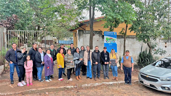 Toman colegio en rechazo a maniobra electoralista de la diputada Roya Torres - La Clave