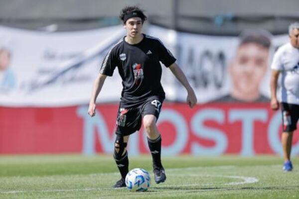 "Una falta de respeto", condenan "debut" de streamer en Primera del fútbol argentino - 1000 Noticias