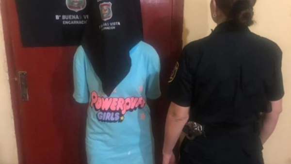 Mujer quedó detenida tras agredir a su expareja