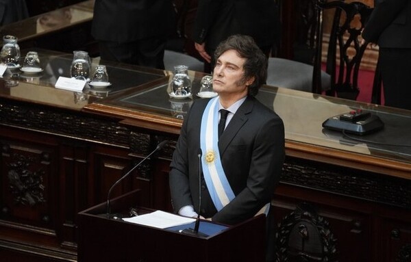 Milei: "Argentina está entrando en su mejor momento de los últimos 100 años" - 1000 Noticias