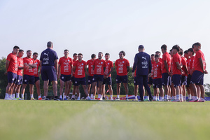 La Albirroja se entrenó por segunda vez, pensando en el duelo ante Argentina - 1000 Noticias