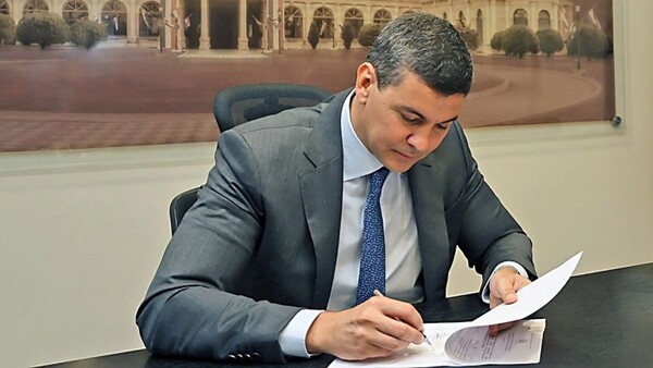 Ley anti-ONG queda ahora en manos de Peña