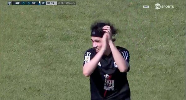 Versus / Riestra pide disculpas y justifica la inclusión de un streamer en el equipo de Primera