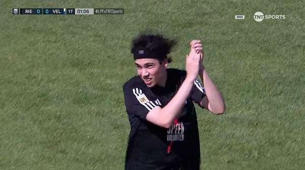 Polémica en el fútbol argentino: streamer debutó y fue cambiado al minuto de juego - Unicanal
