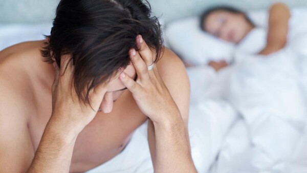 “No funciono en la cama ni siquiera tomando viagra y ya me desespera”