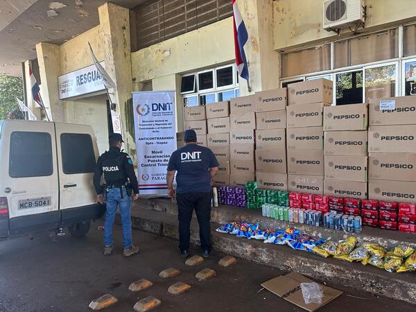 Retienen vehículo e incautan mercaderías ingresadas de presunto contrabando