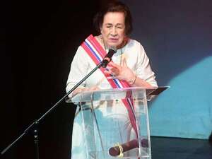 Condecoración a Gilda Ruiz: “Lo único que les pido es que amen lo nuestro” - Cultura - ABC Color