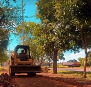 Comienza obra para caminero sobre Avda. Las Acacias en Hernandarias - La Clave