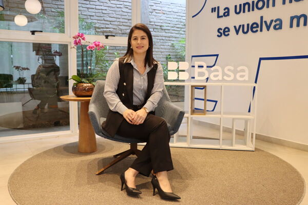 Felaban 2024: Banco Basa fortalece el liderazgo femenino en Paraguay con su programa Mujer