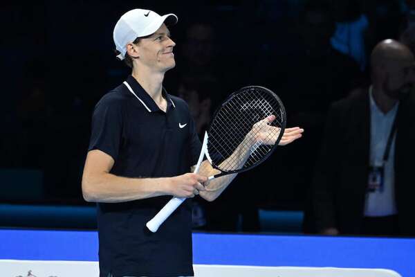 Sinner salva la papeleta ante Fritz, Medvedev recupera la calma en el Masters - Tenis - ABC Color