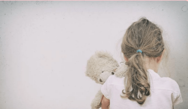 ¿Qué es la violencia vicaria y por qué es la más cruel de las violencias de género?