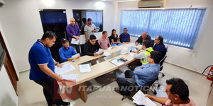 INTENDENTE DE SAN JUAN DEL PARANÁ FIRMA CONTRATO PARA MUCHAS OBRAS - Itapúa Noticias