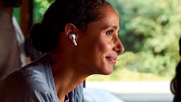 Una función de los nuevos AirPods podría ayudar a personas con dificultad auditiva