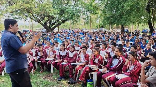 Sigue el trabajo para incluir el cooperativismo en las escuelas - Economía - ABC Color