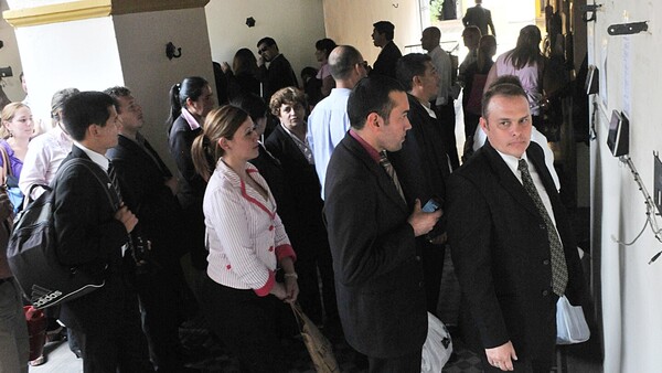 Congreso tiene 4.203 funcionarios y cuestan casi USD 5 millones al mes