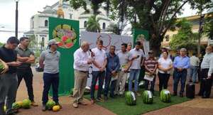 Productores participaron en la primera Expo Feria de la Sandía en Cordillera