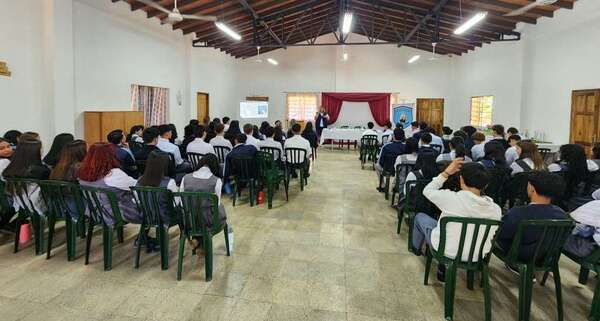 Superintendencia de Seguros promueve la Educación Aseguradora en el sur y este del país