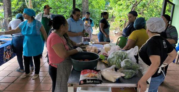 MDS capacita a pescadores de San Antonio sobre recetas innovadoras en época de veda pesquera