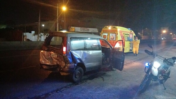 Capiatá: Redujo la velocidad para pasar una lomada y fue embestido por otro auto