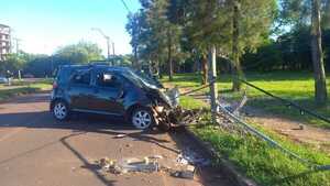 Accidente grave en la Costanera Mboi Kae deja herido a conductor en Encarnación
