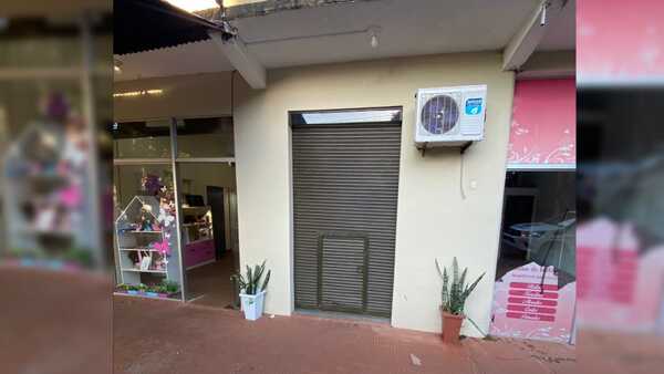Delincuentes hurtan prendas de boutique en pleno centro de Encarnación