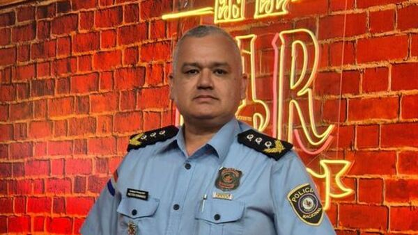 Comisario califica de "arenga" el golpe que dio a joven que se prepara para ingresar a la Policía