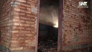 Abuelita solicita ayuda tras incendio en la casa de su hijo con problemas mentales - SNT