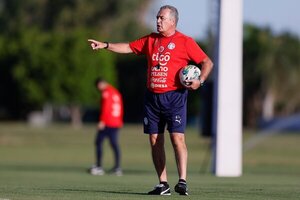 Alfaro define hoy el equipo titular de Paraguay ante Argentina - 1000 Noticias