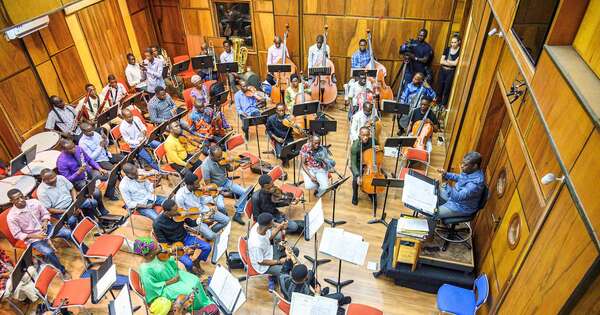 La Nación / Orquesta congoleña inició hace 30 años con cinco violines, hoy supera 200 músicos