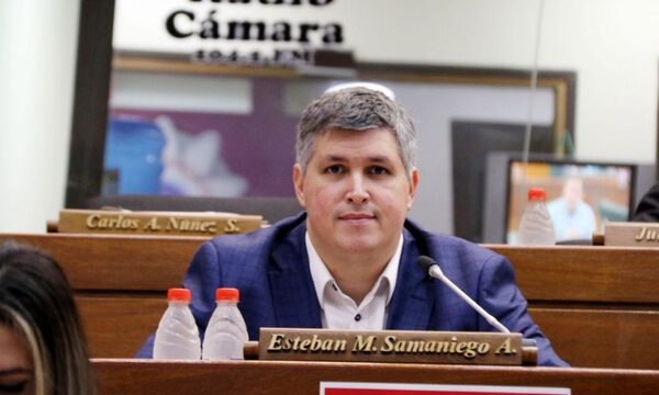 Diputado pidió descuento para los parlamentarios ausentes y en especial para la “Zurda Caviar”