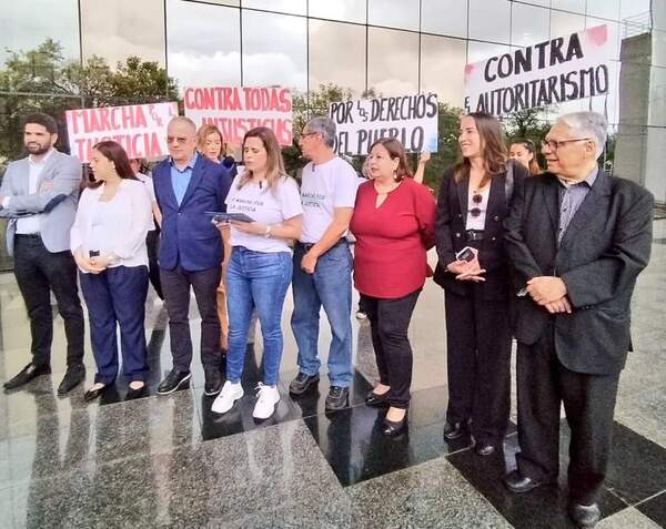 “Nos acostumbraron a pedir favores antes que exigir derechos” - Portal Digital Cáritas Universidad Católica