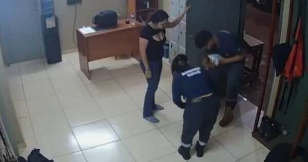La Nación / Alto Paraná: bomberos salvaron la vida de un bebé que se atragantó con una semilla de maíz