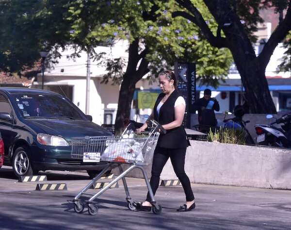 Jefe de hermana de “Yamy Nal” alega ignorancia ante aparente planillerismo - Política - ABC Color