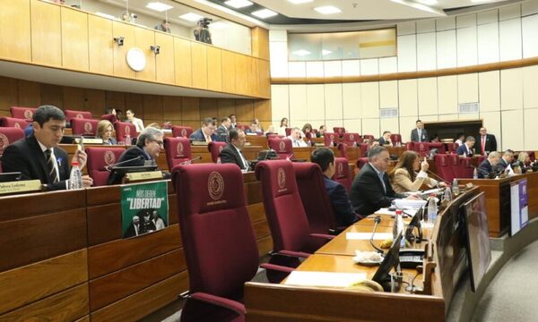 Tras discusión en plena sesión extra, presidente del Senado convoca a otra sesión