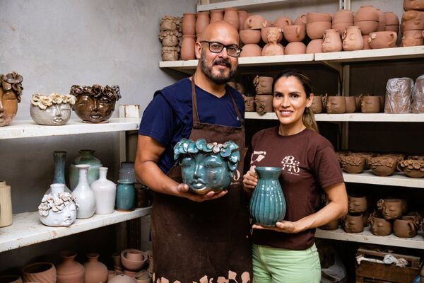 Artesanos de Aregu谩 transforman su modo de producci贸n con cr茅dito de la AFD