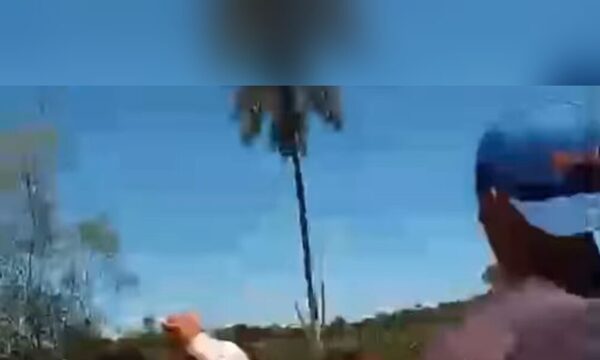 (VIDEO) Batalla campal entre fieles de una iglesia a causa del diezmo