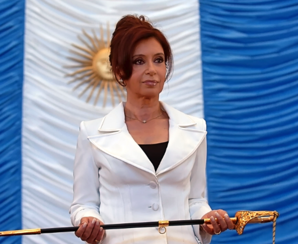Sentencian a Cristina Fernández a 6 años de prisión por corrupción