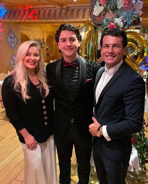 Nelson Haedo celebra los 18 años de Samuel: “Te deseamos siempre todo lo mejor mi hijo” - Gente - ABC Color