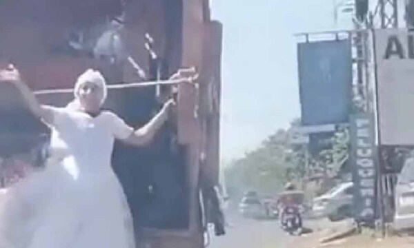 Recolector encontró un vestido de novia, se puso y salió así a trabajar – Prensa 5