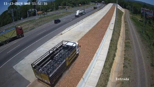 Video: Camión que llevaba gas evita accidente al utilizar la rampa de frenado en Pedrozo