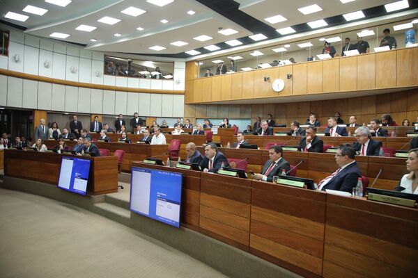 Senado aprobó proyecto de Ley de la Carrera del Servicio Civil con modificaciones | Locales | 5Días