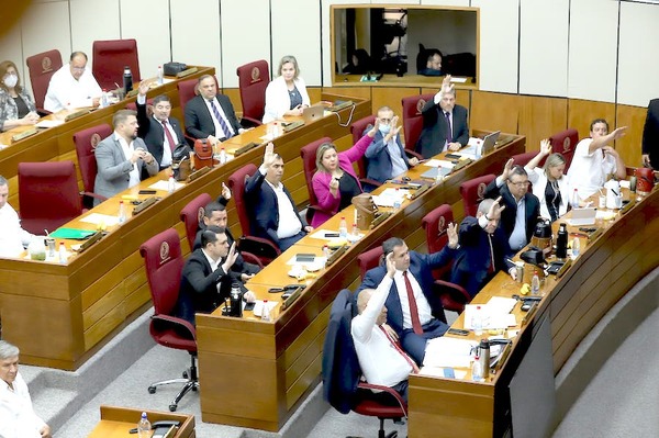 Cámara de Senadores aprobó en general la Ley del Servicio Civil