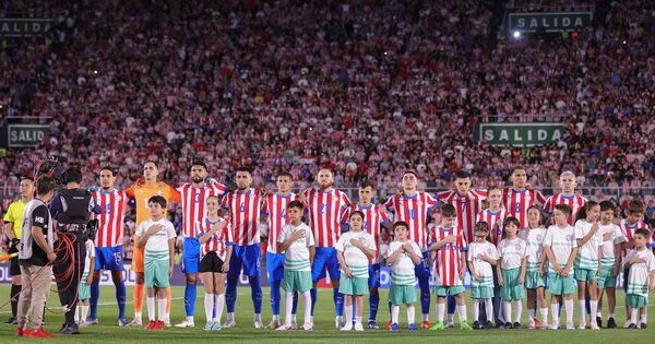 La Albirroja y su gente frente a un gran desafío | Asociación Paraguaya de Fútbol