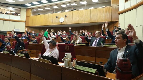 Senado aprueba pese a cuestionamientos el proyecto de la Función Pública y del Servicio Civil