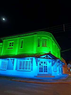 Iluminación multicolor en casas coloniales busca posicionar a Pilar como destino turístico - Nacionales - ABC Color
